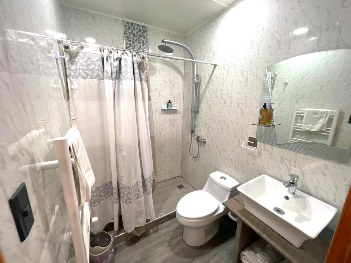 דירות פואנטה ארנס Incredible Downtown Duplex With Interior Backyard מראה חיצוני תמונה