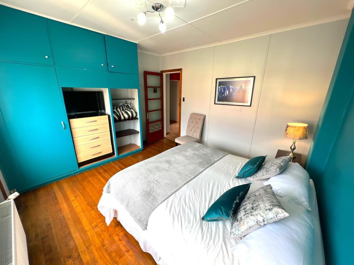 דירות פואנטה ארנס Incredible Downtown Duplex With Interior Backyard מראה חיצוני תמונה