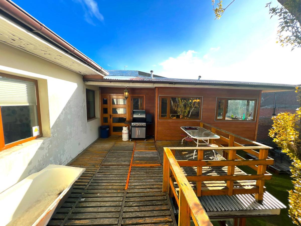 דירות פואנטה ארנס Incredible Downtown Duplex With Interior Backyard מראה חיצוני תמונה