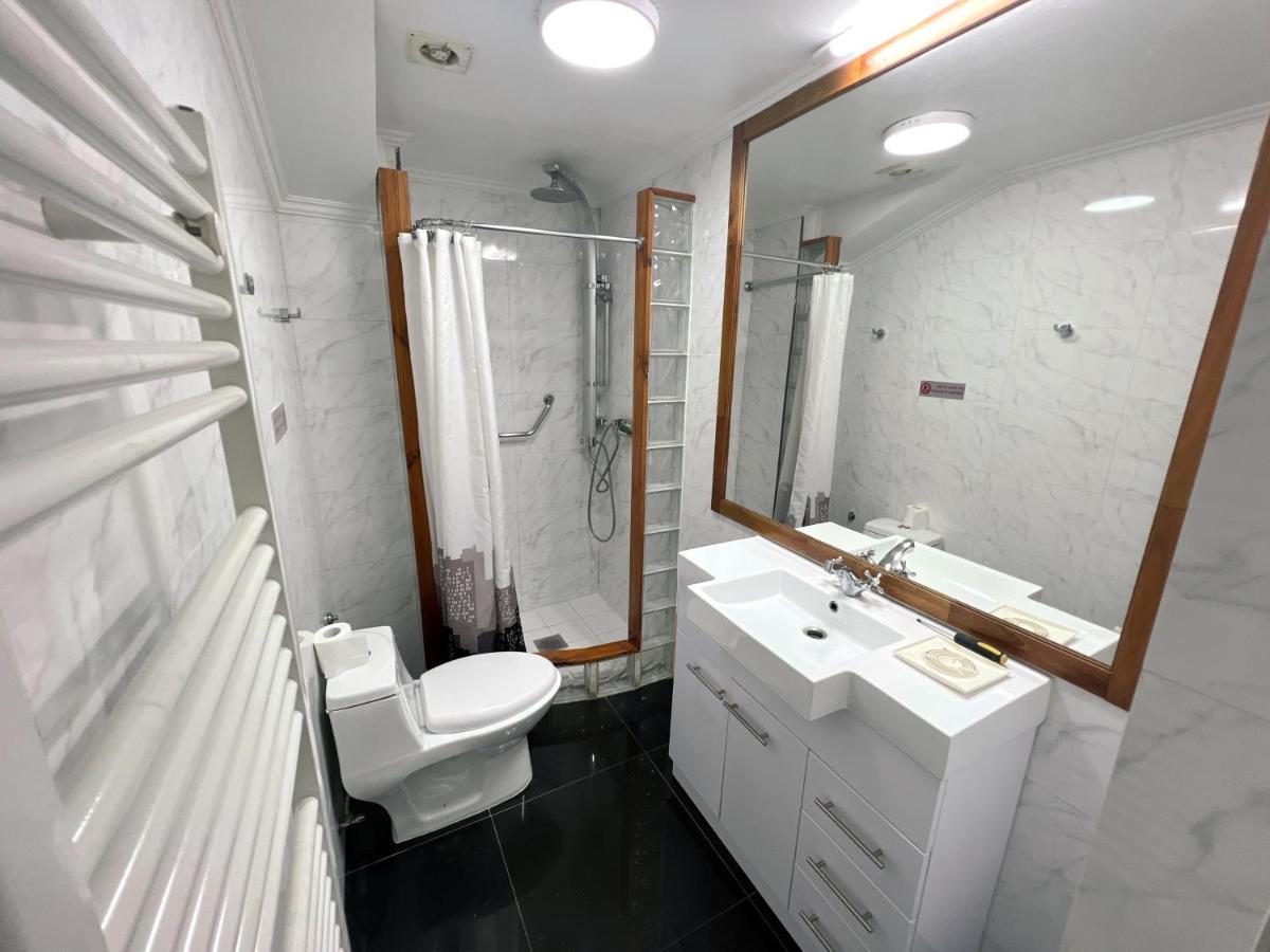 דירות פואנטה ארנס Incredible Downtown Duplex With Interior Backyard מראה חיצוני תמונה