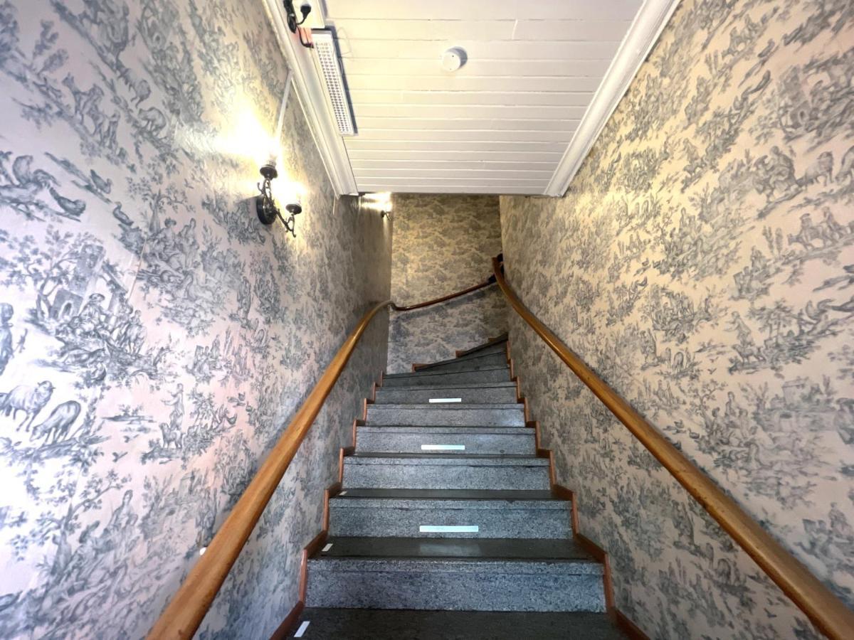 דירות פואנטה ארנס Incredible Downtown Duplex With Interior Backyard מראה חיצוני תמונה