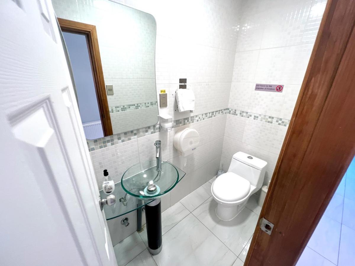 דירות פואנטה ארנס Incredible Downtown Duplex With Interior Backyard מראה חיצוני תמונה